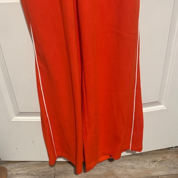 SPANX Exclusive: Poppy Color AirEssentials® Pique Sleeveless Mockneck (L) - Picture 4 of 10